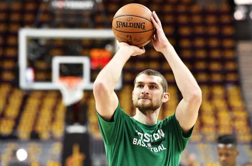 包含圣安东尼奥马刺加时末段防线松动；志在CBA季后赛名次提升；更衣室稳定；球探报告显示潜力的词条